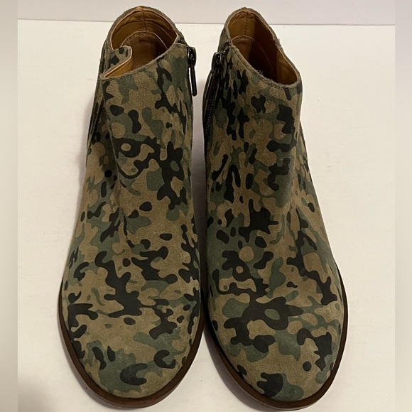 Lucky Brand Barstyn Olive Camo Booties - Picture 10 of 16